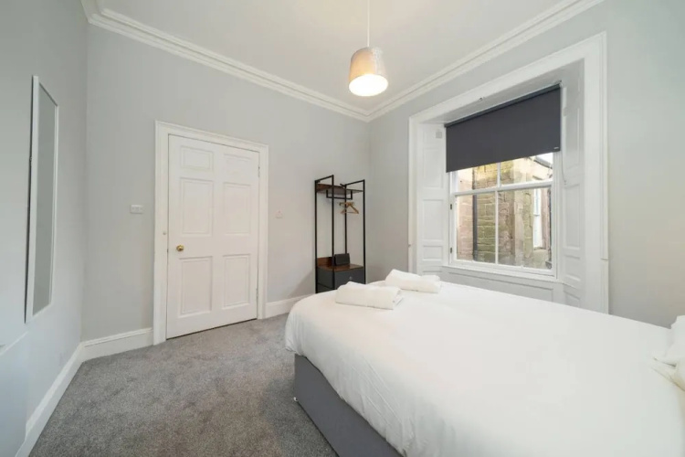 Lochside Apartment C