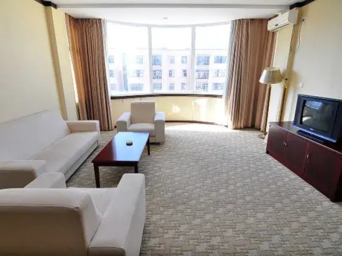 Luo Ping'an Xinju Express Hotel