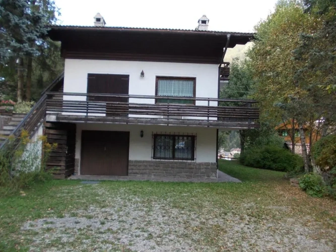3 Bedrooms Apartment