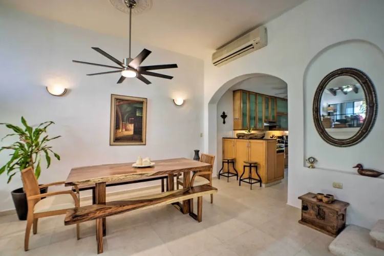 Updated Oceanside Townhome w/ Pool: Walk to Beach!