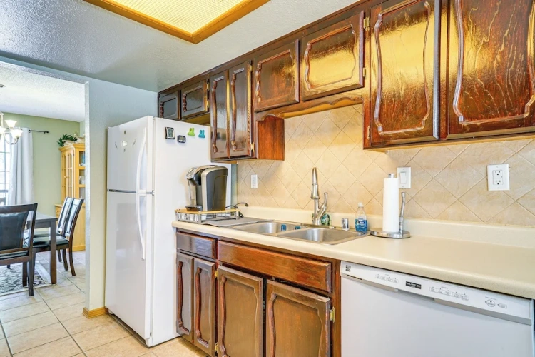 4 Bedrooms Cottage