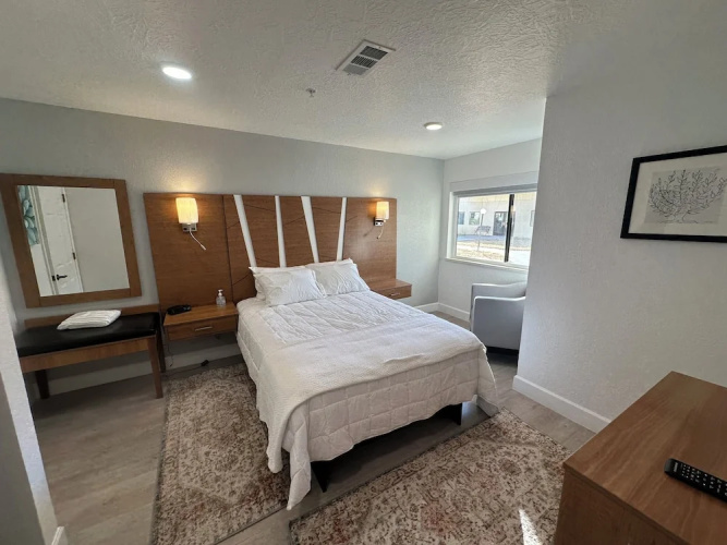 B&J Hotels