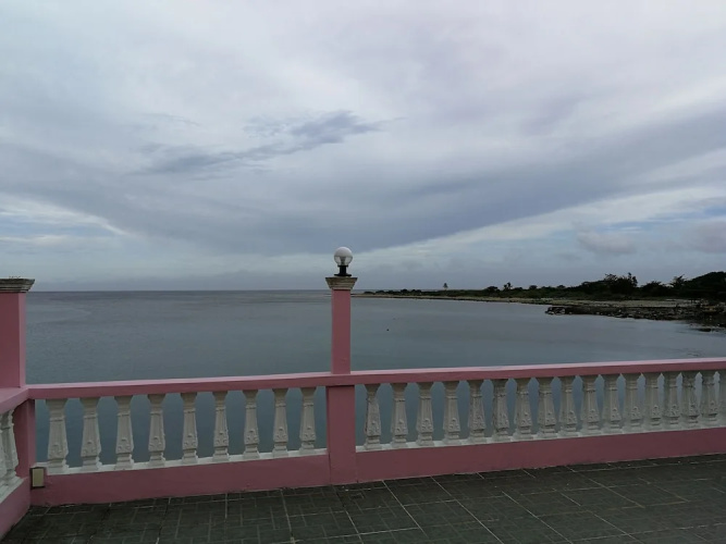 Beachview Pink Lodge