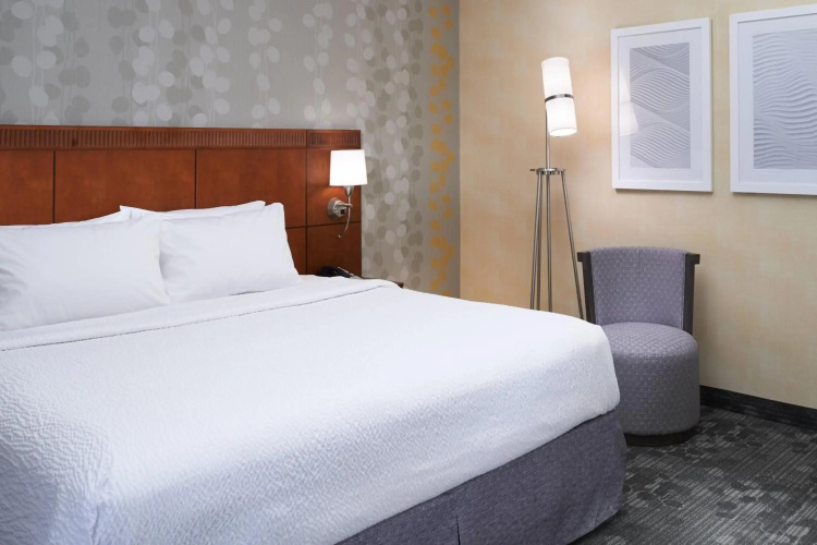 Courtyard by Marriott Detroit Dearborn