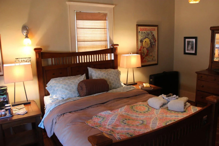 Marble Hill Inn