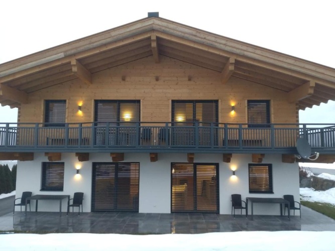4 Bedrooms Double Cottage