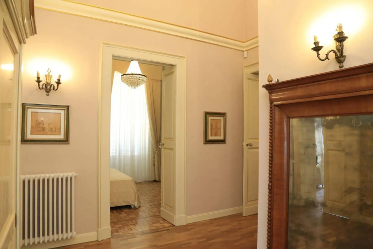 Personè Palace