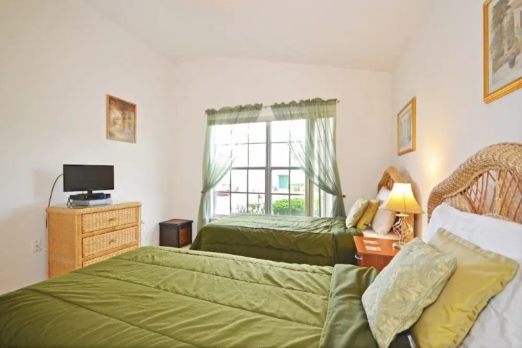 Sunrise Sanctuary 4 Bedroom Home by RedAwning