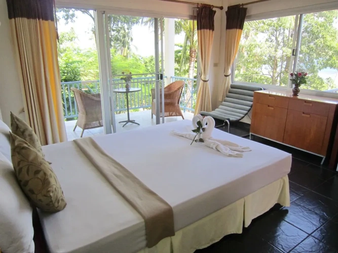 Deluxe room with balcony and with sea view