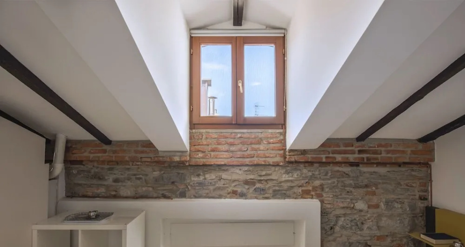 ALTIDO Romantic Loft for 3 in Perfect Como Centre