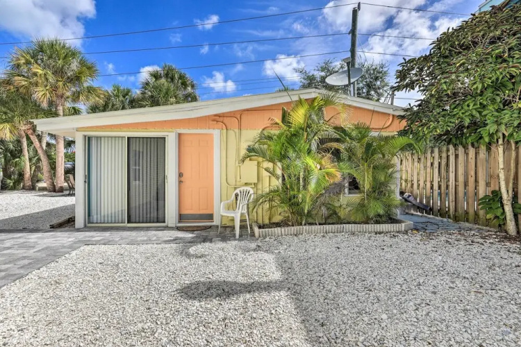 Remodeled Siesta Key Studio Near Beach!