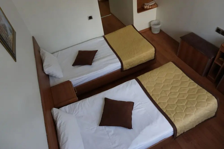 Nora Otel