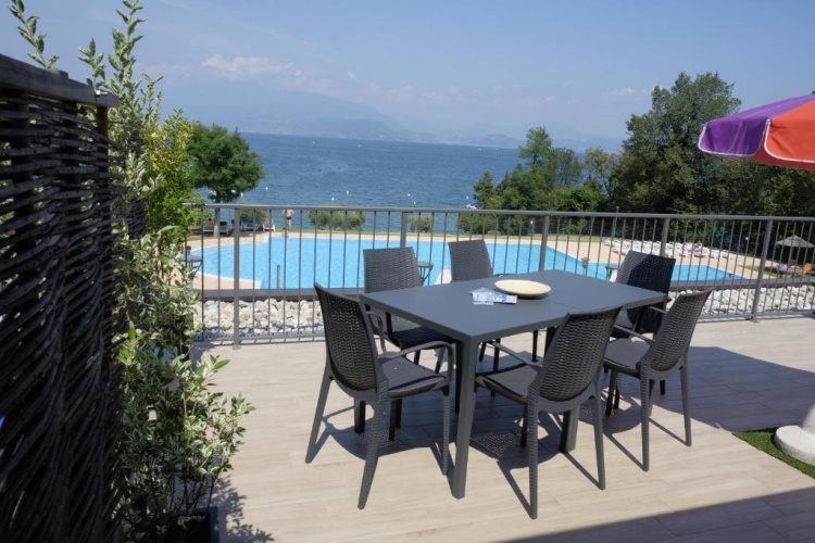 3 Bedrooms Apartment