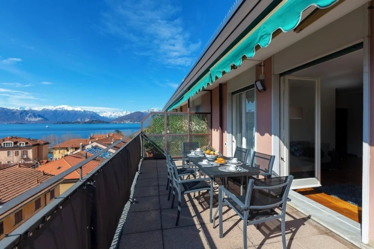 Family Apartment with lake view