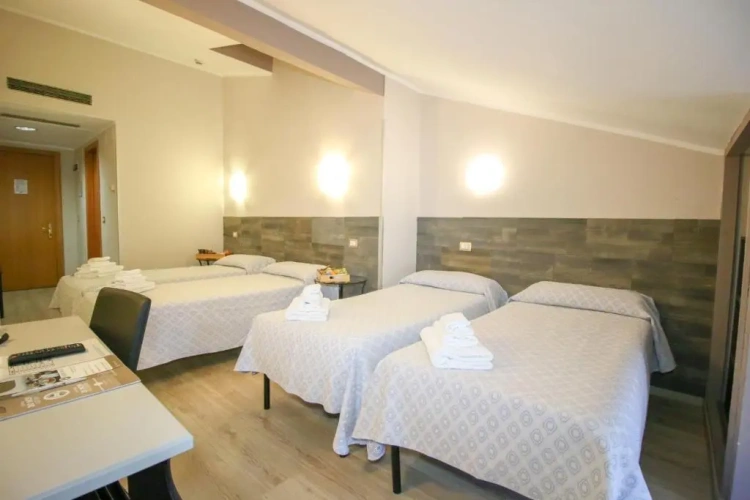 Standard Comfort Quadruple Attic room