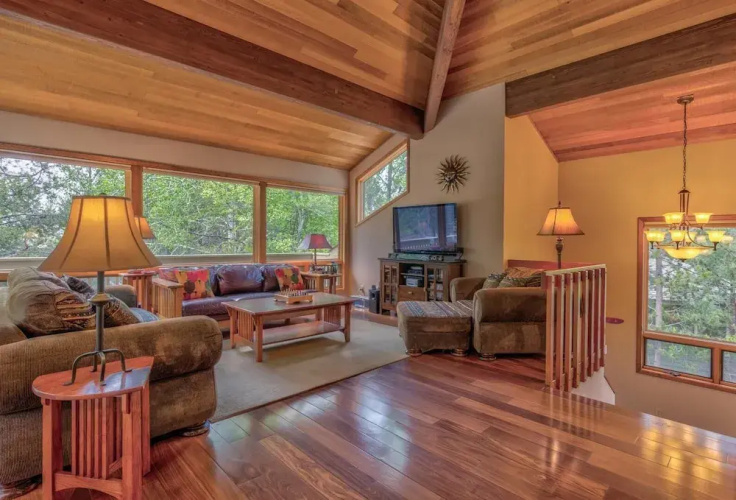 2 Tan Oak-Hot Tub-3BR/2BA