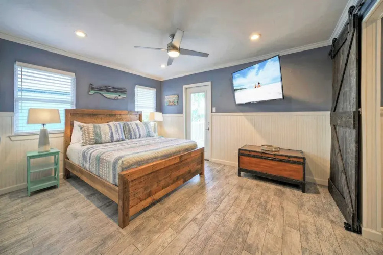 Dapper Dolphin by Avantstay Pool, Game Room
