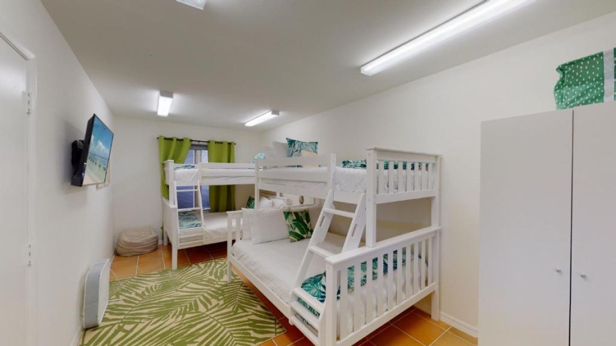 786 Orchid Ct