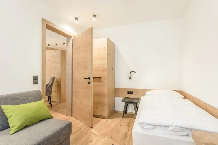 2 Bedrooms Superior Family Basement room with balcony