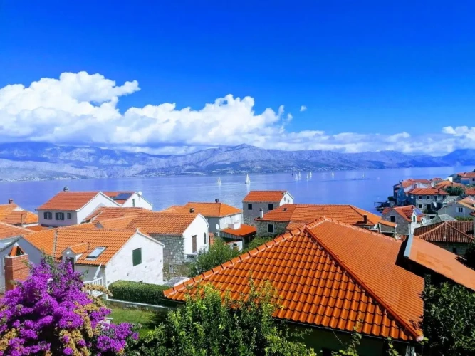 2 Bedrooms Apartment with sea view