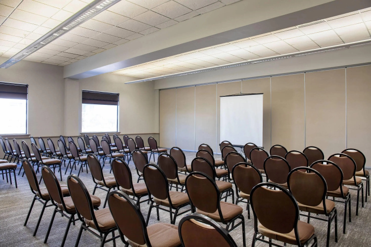 Days Inn & Suites by Wyndham West Edmonton photo 16