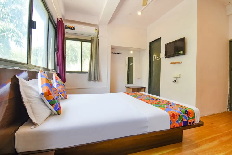 Fabexpress Sai Inn