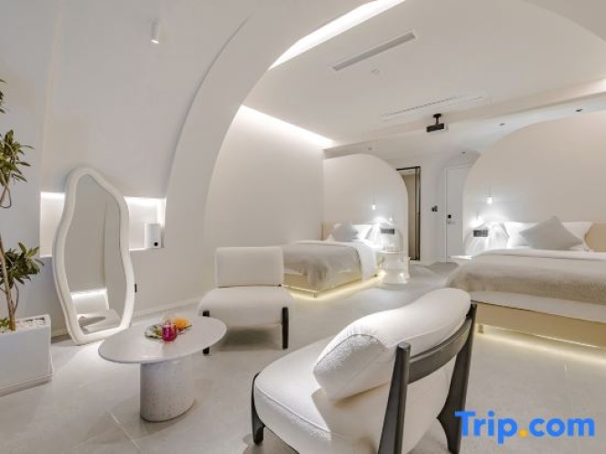 Standard Twin room with sea view