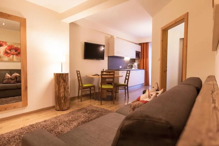 2 Bedrooms Apartment
