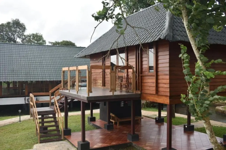Cottage with garden view