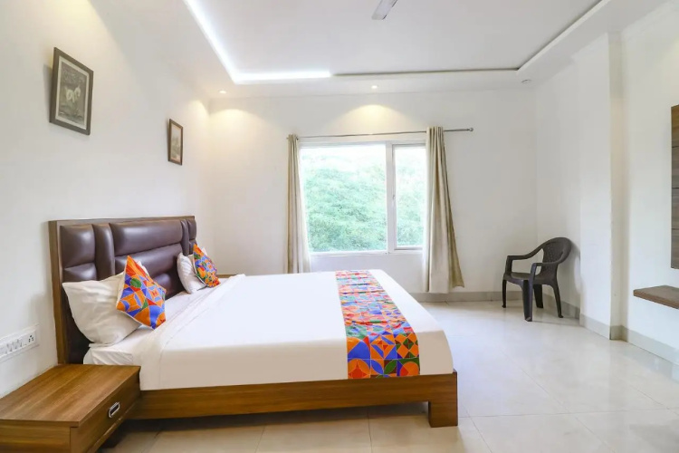 Fabhotel Bhawana