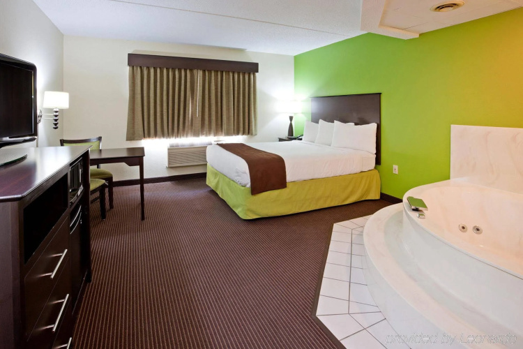 Americinn Crookston