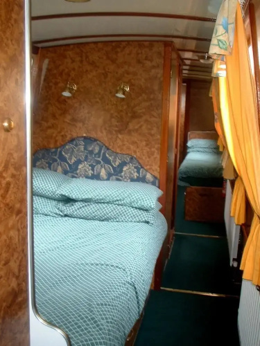 Stone - Boat - Sleeps 6 - Pet Friendly - 85ws