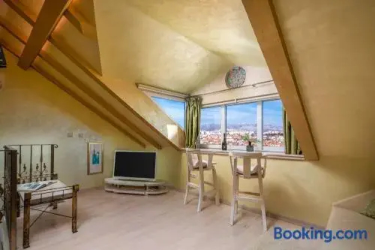 Royal Apartment Damida