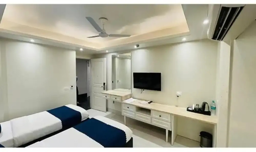 Fabhotel Lands Inn