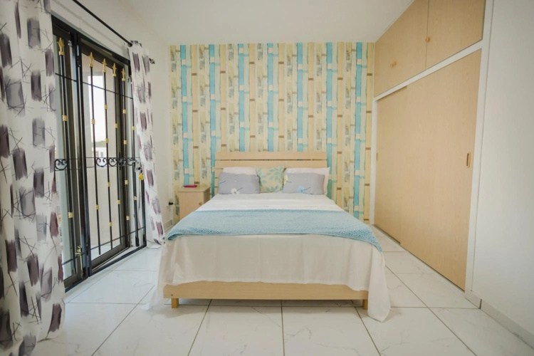 Lovely 2-bedroom duplex with pool