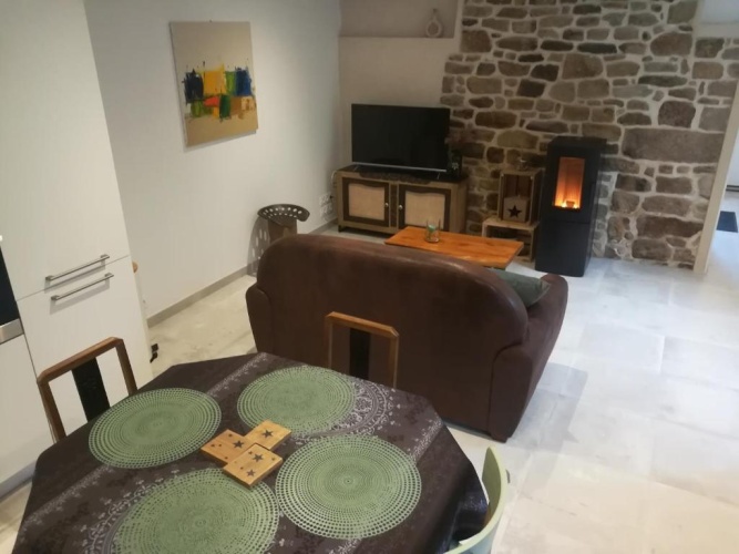 2 Bedrooms Cottage