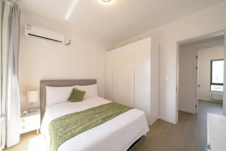 Tyms Elegant 4BR 2BA Apt in Xujiahui