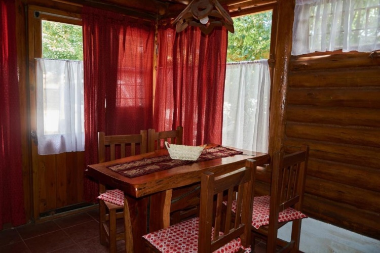 Standard Quadruple room with garden view