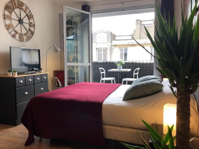 Studio avec balcon & parking gratuit