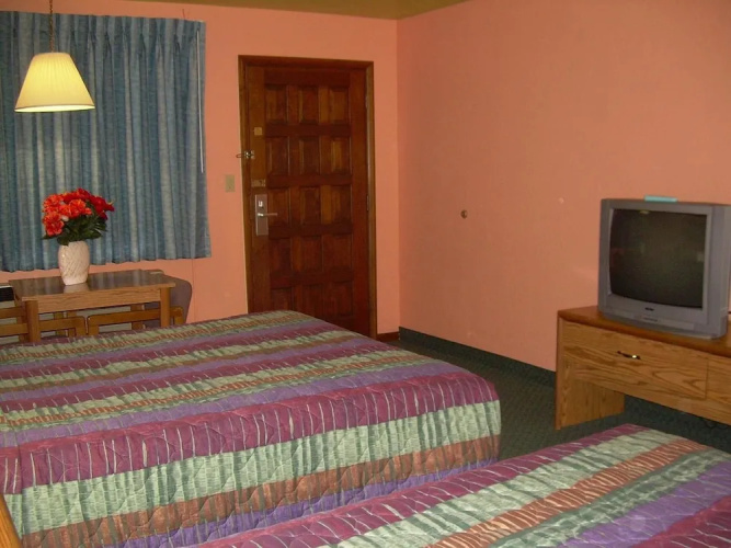 83 Motel