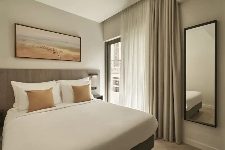 Deluxe Apartment