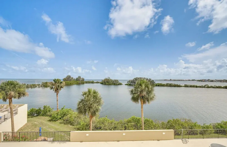 Gulf-view Condo in Hudson: Perfect for Snowbirds!