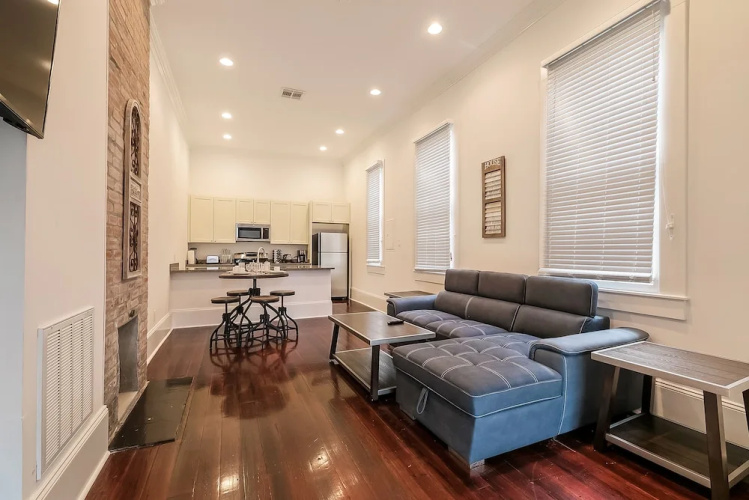 Residences Du Carondelet by Hosteeva