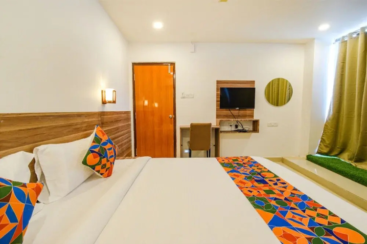 Fabhotel Wr Grand I