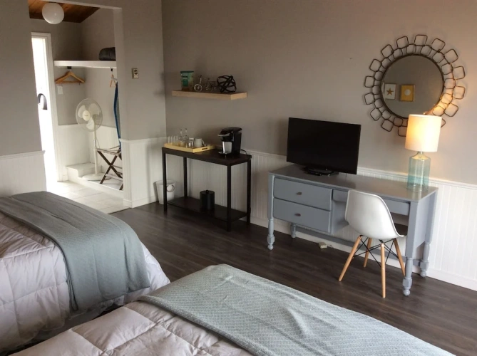 Premium Quadruple room with balcony and with lake view
