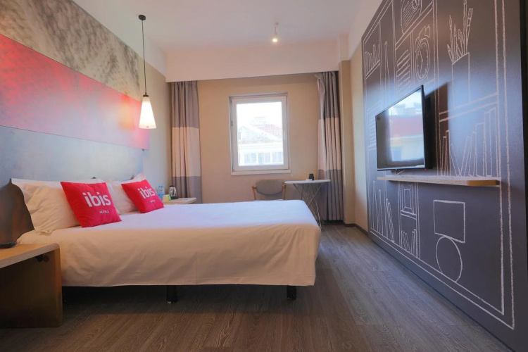 ibis Qingdao Ningxia Road