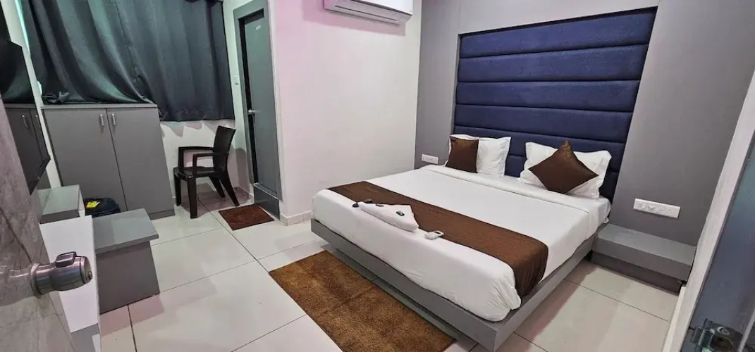Hotel S S Town