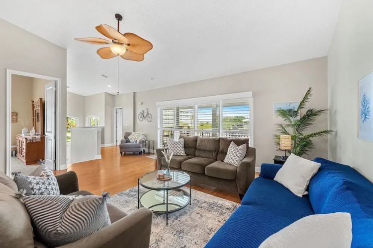 3811 Ocean Beach Blvd