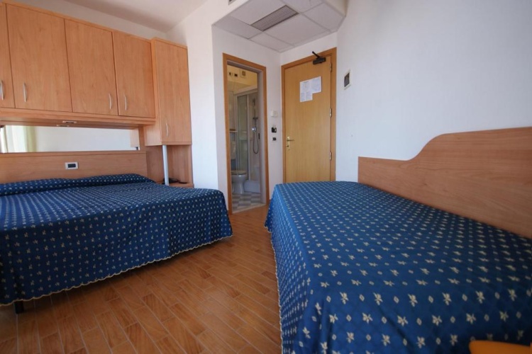 Standard Quadruple room with balcony