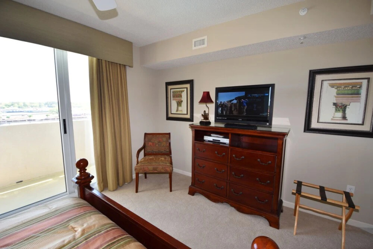 North Tower Apartment 606